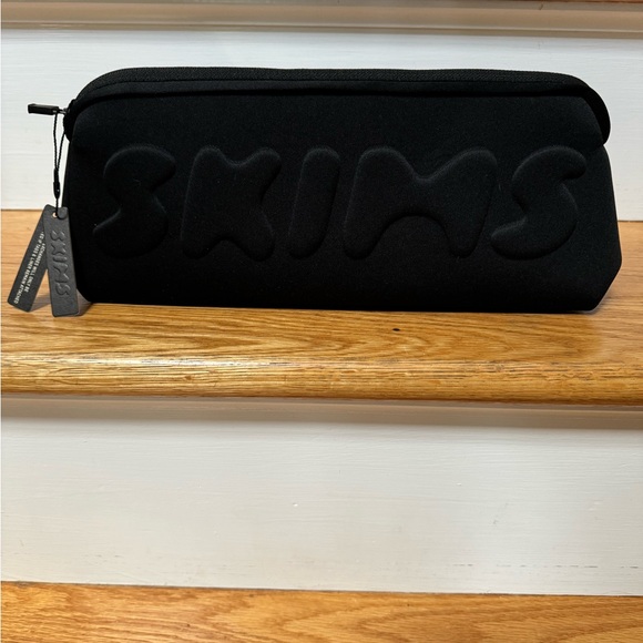 SKIMS clutch - Picture 2 of 7